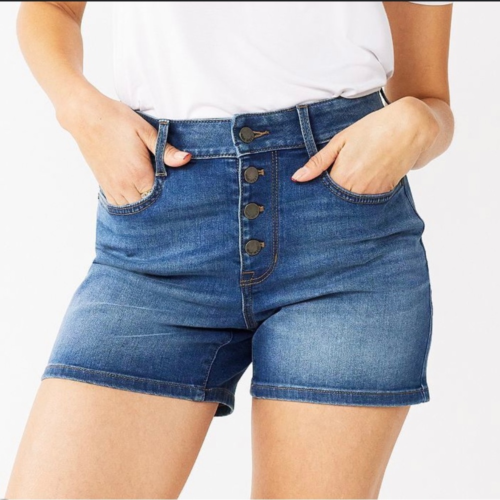 NWOT Nine West slimming button front high waist shorts